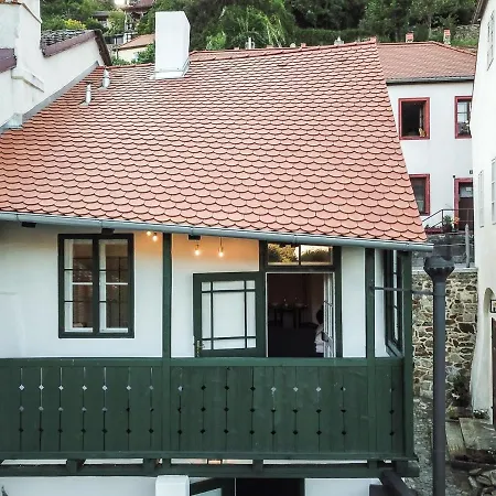 Domecek / Tiny House アパート *